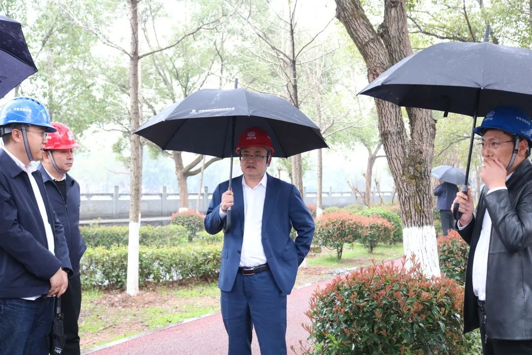 集團(tuán)公司總工程師、副總經(jīng)理鄧永馳到萍鄉(xiāng)市主城區(qū)排水系統(tǒng)提質(zhì)增效系統(tǒng)化治理工程（一期）項(xiàng)目檢查指導(dǎo)工作