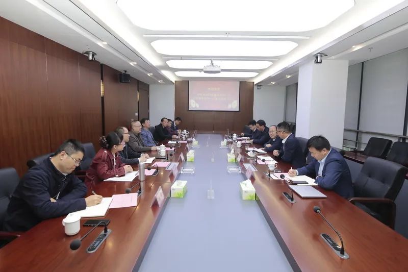 公司總經理、黨委副書記李明華拜訪安慶供水集團公司
