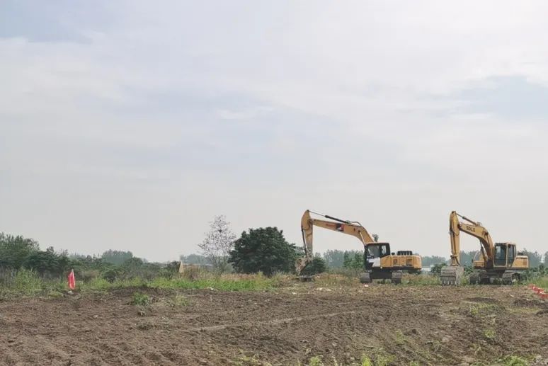 南京龍袍項目劃子河路、振興路順利動土開工