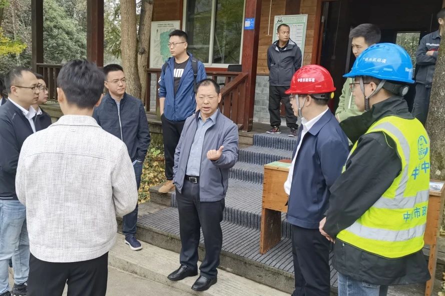 都江堰市副市長(zhǎng)譚凌云到都江堰項(xiàng)目檢查指導(dǎo)工作