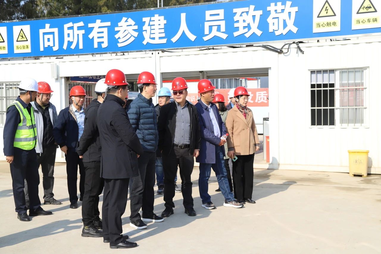南京市六合區人大常委會副主任梁超到南京龍袍2號初中項目調研