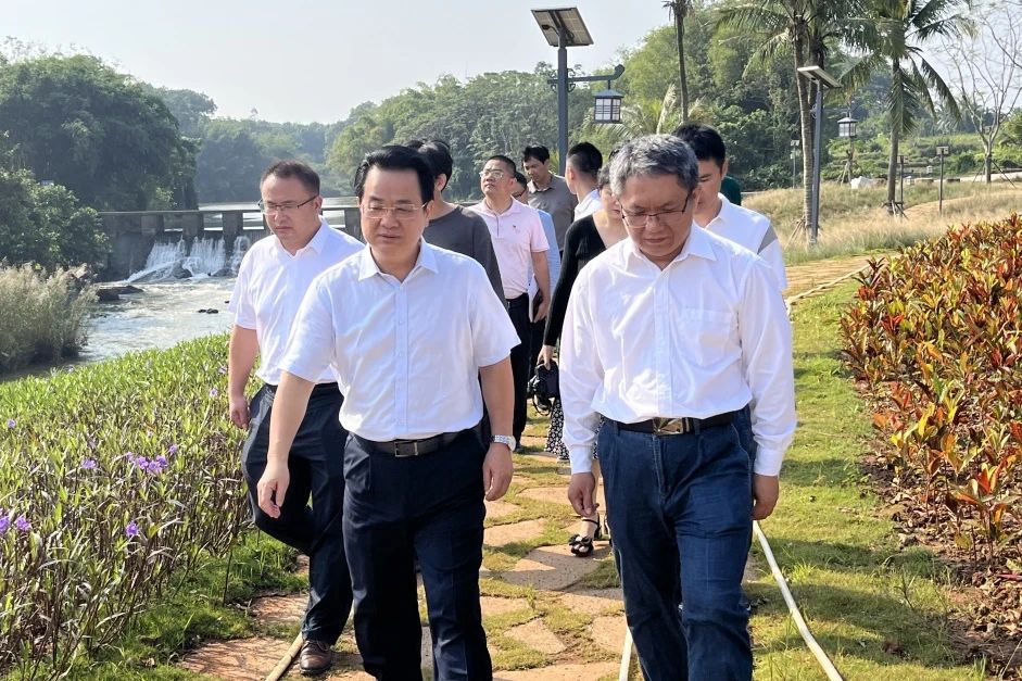 海南省政協人口資源環境委員會專職副主任嚴連勇到海南定安項目調研指導工作