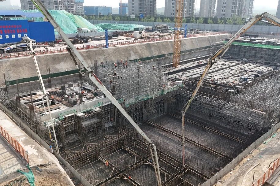 西兆通再生水廠和地上公園項目地下箱體深基坑完成封底