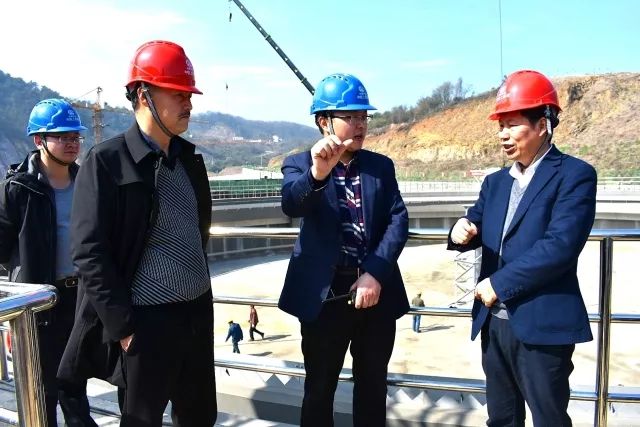 嵊州市常務(wù)副市長董友慶到嵊新污水處理廠二期擴(kuò)建項(xiàng)目檢查指導(dǎo)工作