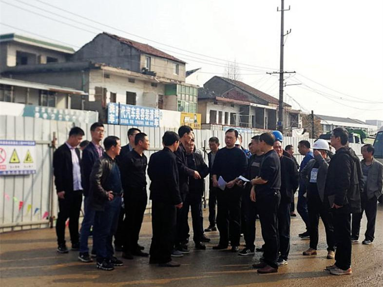 宣城市副市長郭金友到公司承建的宣城市陽徳路道路建設PPP項目現場召開拆遷專題會