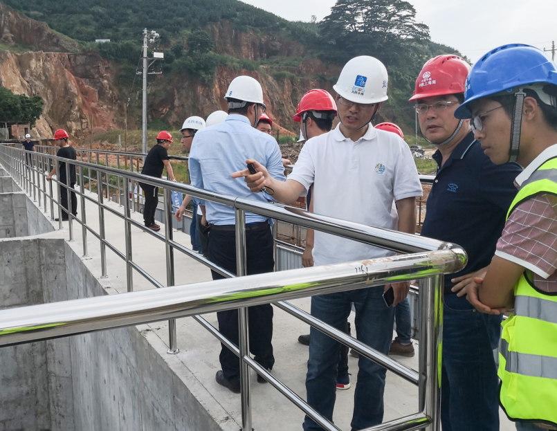 北控水務集團公司建管中心總經理助理冷玉之一行到平和二期擴建污水處理廠項目檢查指導工作