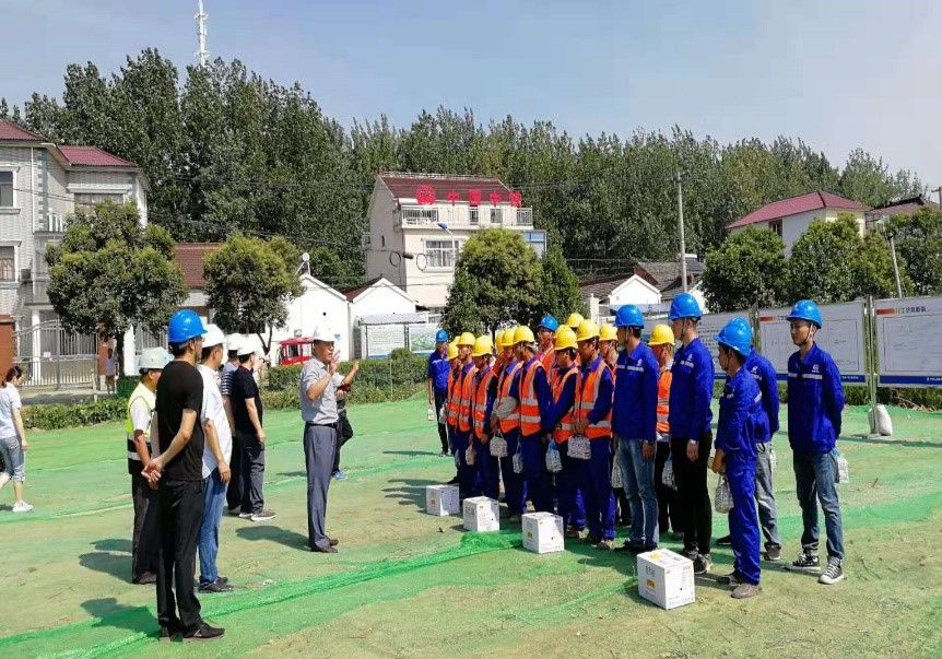 南京公用水務有限公司常務副總指揮長楊文斌一行到南京八卦洲污水處理廠項目“送清涼”
