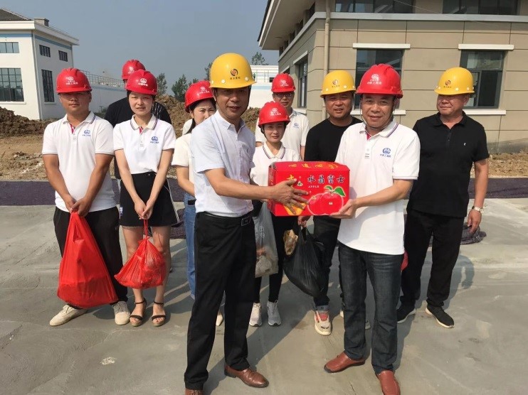 潁上首創水務公司總經理林猛到潁上縣城市地表水廠項目慰問項目員工