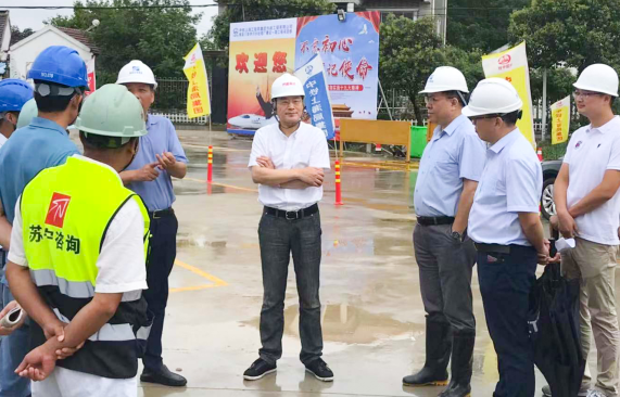 南京城建集團總工程師翁劍玉到南京八卦洲污水處理廠建設一期工程項目檢查指導工作