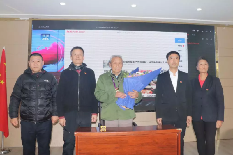 ?襄陽分公司黨委聯合襄陽區域項目黨支部開展“傳承紅色革命精神”主題活動?