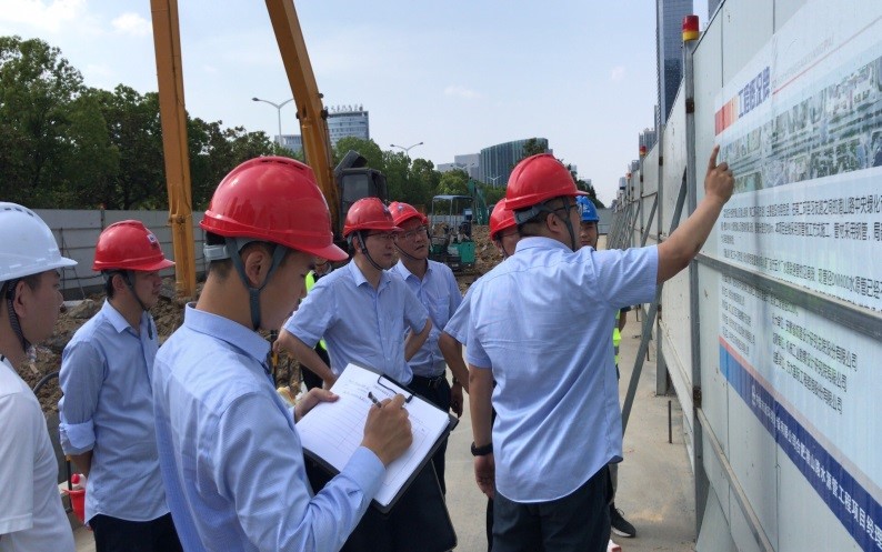 合肥潛山路水源管工程首座工作井順利下沉到位