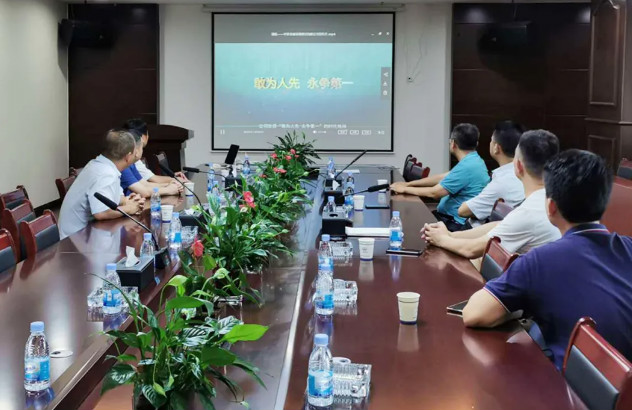 山東公用集團公司副總經理史作志、山東公用水污染治理有限公司副總經理白樹雷一行到 濟寧市農村污水治理項目參觀指導工作