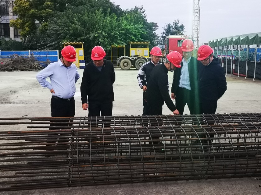 集團公司專家組到龍水南路泵站遷建工程項目部檢查指導工作