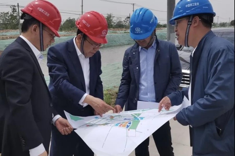 公司常務副總經理（主持工作）李明華到南京市六合區龍袍新城四新建設項目檢查指導工作