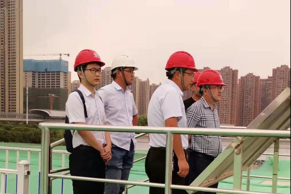 集團公司總工程師、副總經理鄧永馳到武漢黃家湖三期項目檢查指導工作