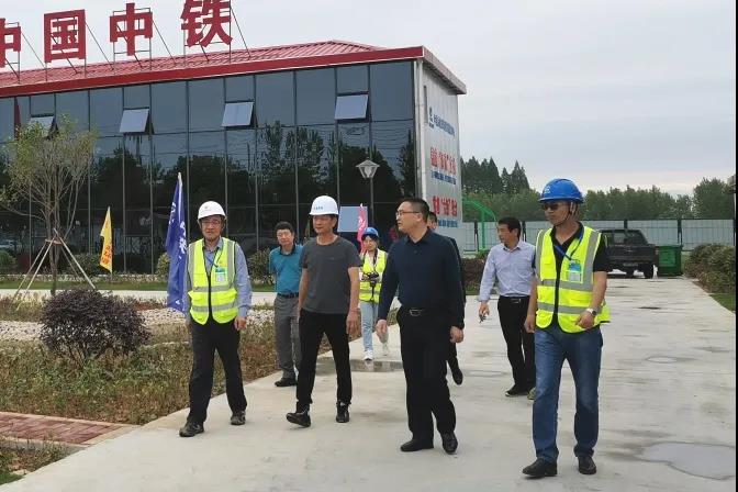 赤壁市市委常委、紀委書記、監委主任方高文蒞臨赤壁市長江取水工程工程總承包項目調研指導工作