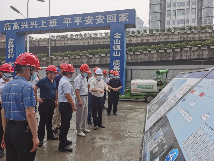 合肥市人大常委會副主任張業鎖到皖能大廈智能立體停車場項目開展專題調研