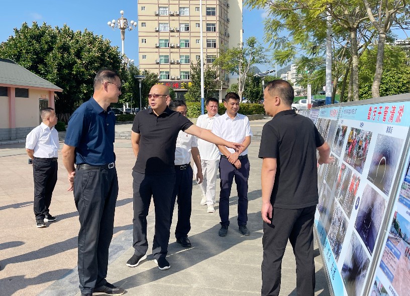 云南省住房城鄉建設廳副廳長柳明林到文山市盤龍河城區段綜合整治項目檢查指導調研工作