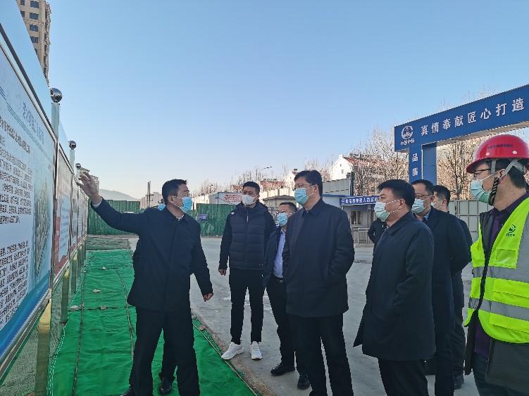 煙臺市委常委、組織部部長高建廣到芝水舊村改造A地塊(璽山花園)工程施工現場檢查指導工作