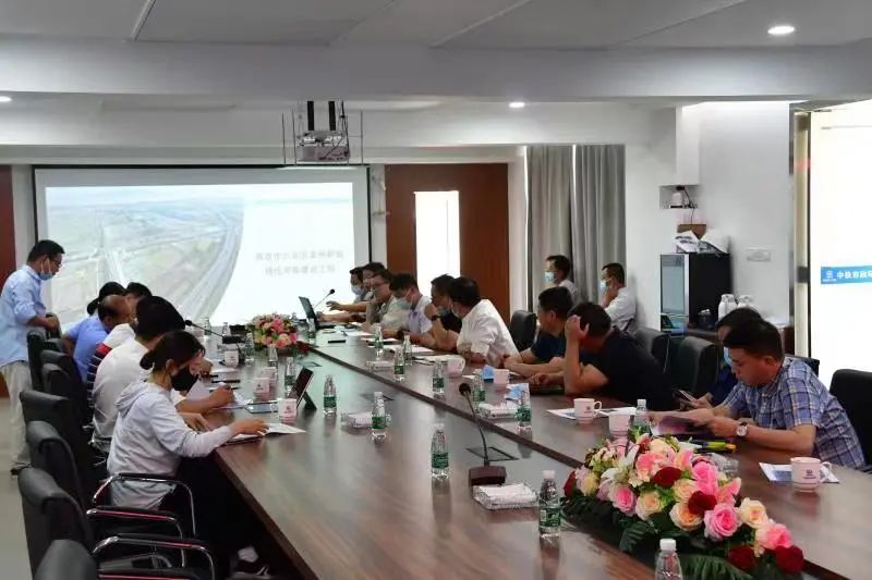 南京市六合區安全生產第一督導組到南京龍袍項目楊莊河路檢查工作