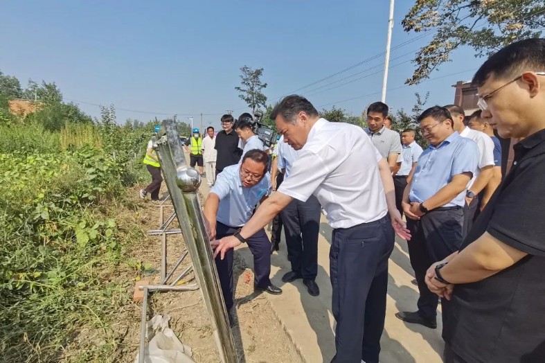 潁上縣縣委書記張銀軍一行到潁上縣群眾喝上引調水（東區）工程項目水廠建設工程項目視察工作