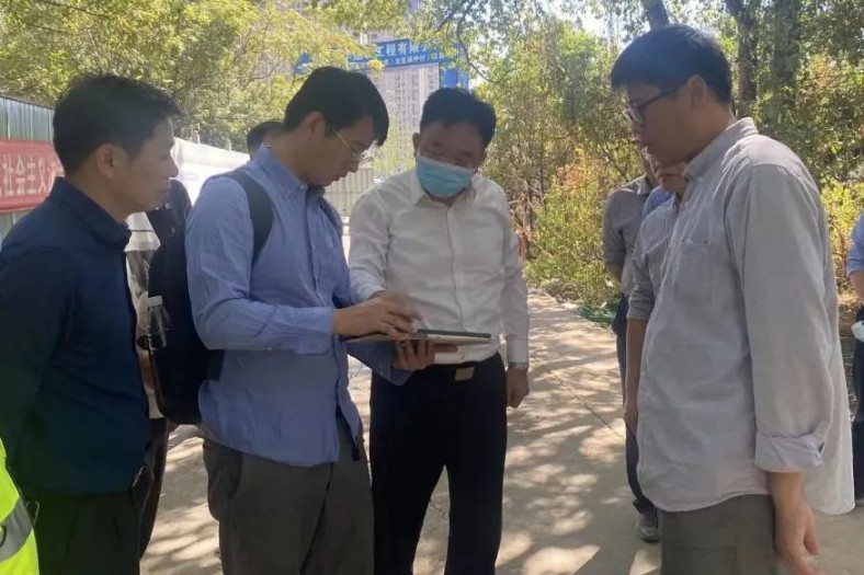 鷹潭市副市長李小平到江西省鷹潭市信江新區(qū)廠網(wǎng)河湖園一體化海綿城市建設(shè)PPP項目檢查指導(dǎo)工作