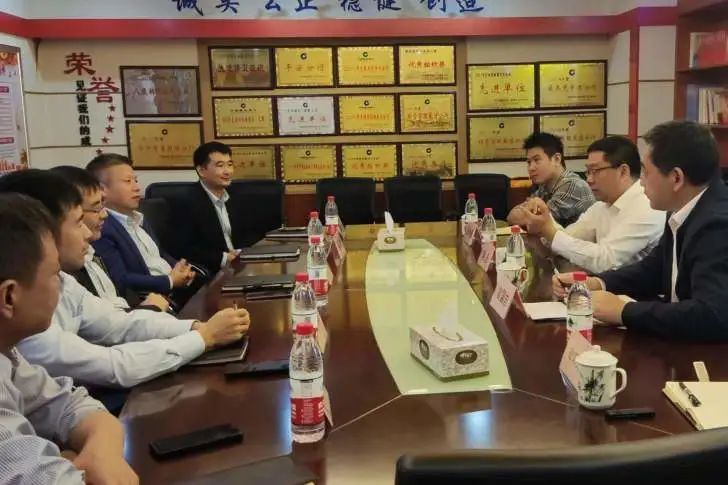 集團公司總會計師、總法律顧問肖圣就鷹潭項目融資事宜與建設銀行鷹潭分行舉行會談