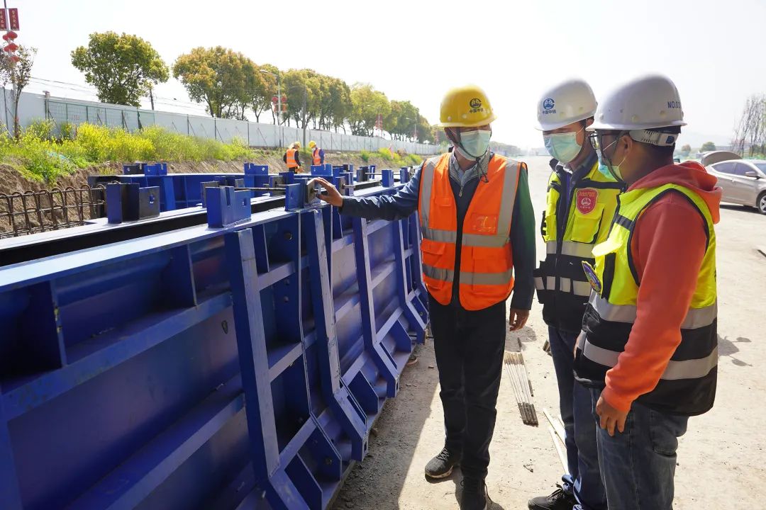齊心聚力保生產 | 南京龍袍項目建設按下“加速鍵”