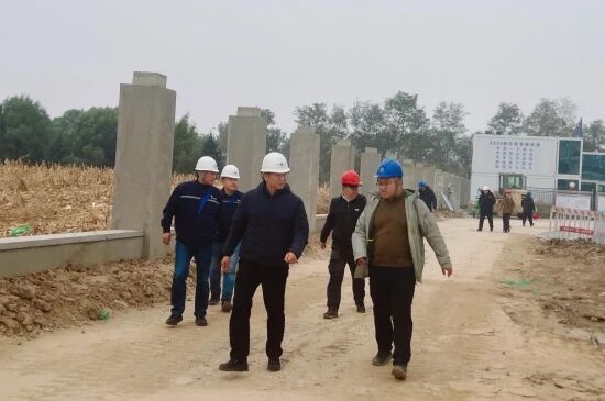 沈陽市水務(wù)集團(tuán)副總經(jīng)理王金鵬到渾南第二配水廠項(xiàng)目檢查指導(dǎo)工作
