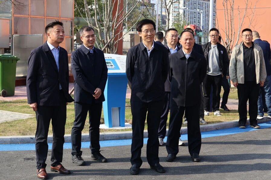 泰州市政協(xié)副主席卞賦章到姜堰項(xiàng)目調(diào)研指導(dǎo)工作